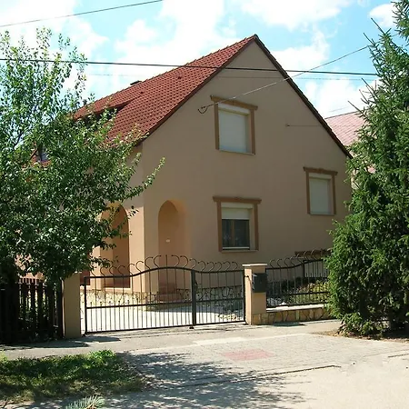 Margareta Apartman Apartment